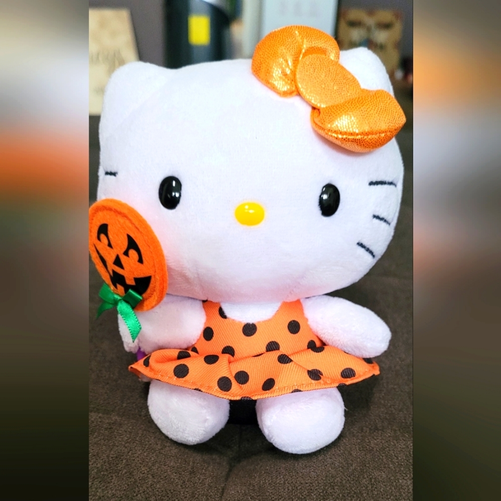 T-12 HELLO KITTY BY SANRIO AND TY HALLOWEEN PLUSH-NWOT